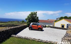 Recanto Das 5 By Pontanegraazores